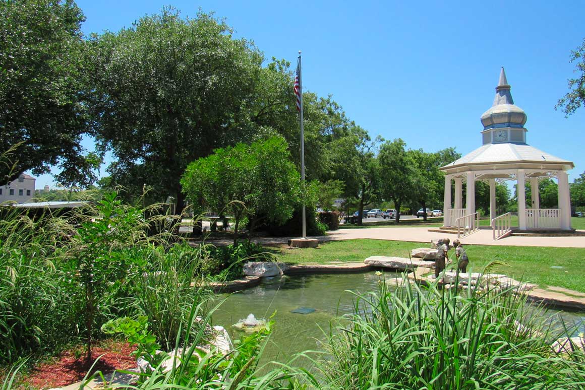 boerne-texas-luminaria-travel